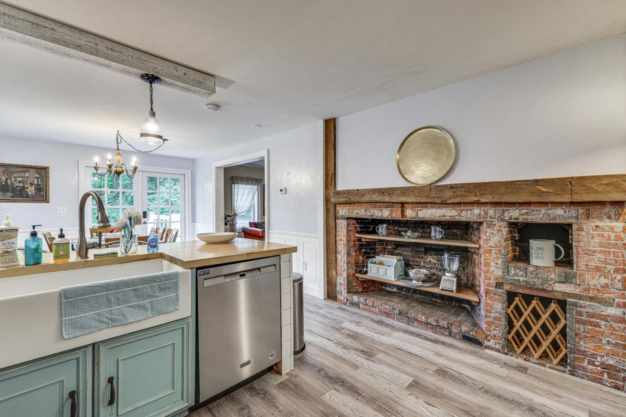 Quintessential New England Home With Patio And Grill! Putnam Exterior photo