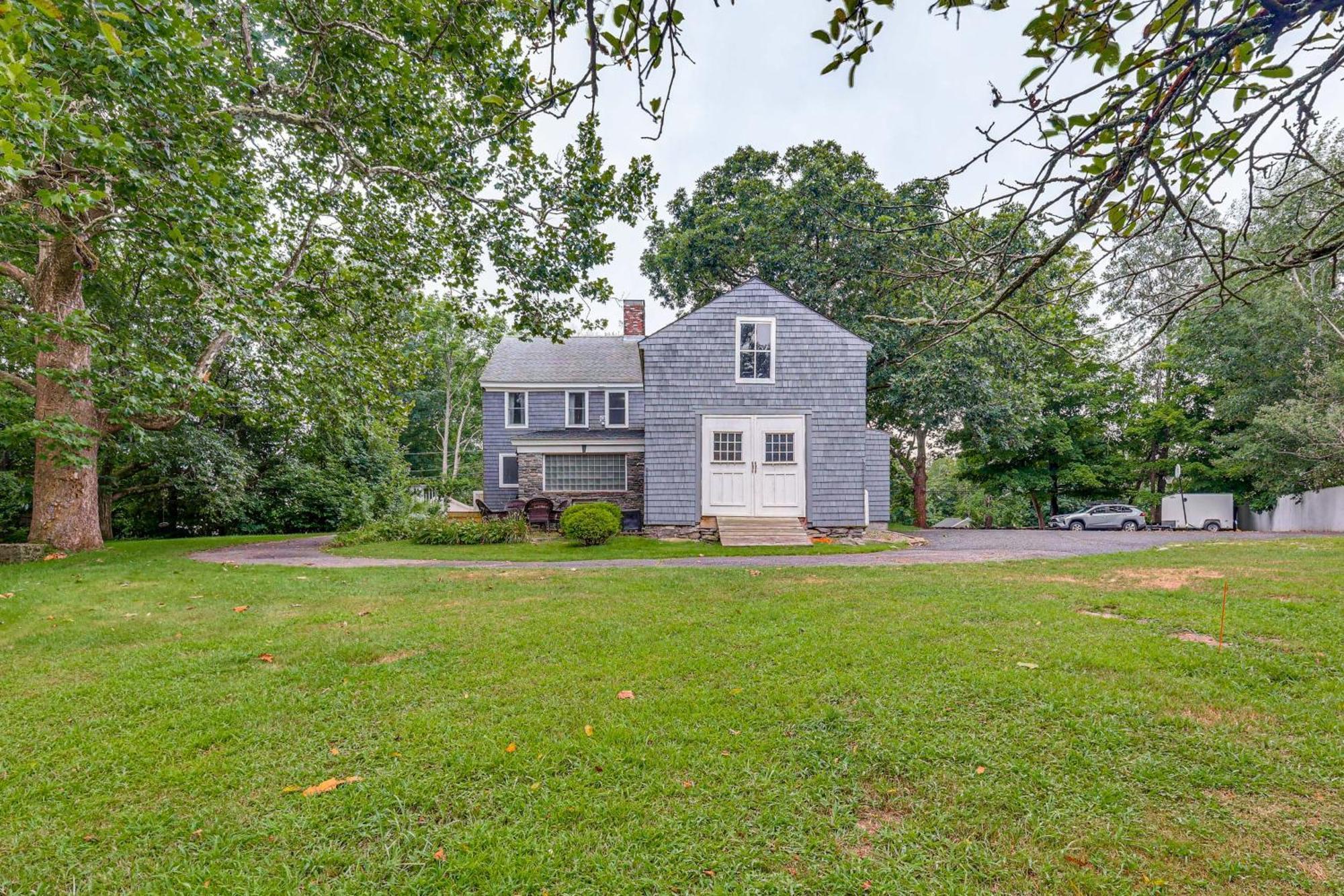 Quintessential New England Home With Patio And Grill! Putnam Exterior photo